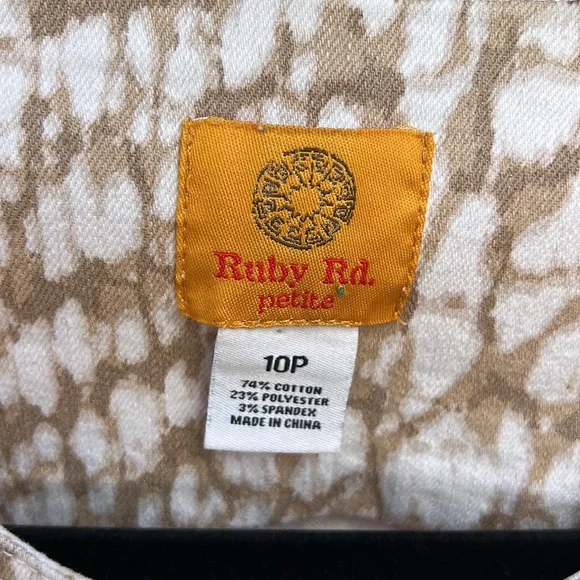 Ruby Rd Women's Gold Studded Short Jacket Size 10P - Picture 4 of 8